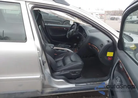 2005 Volvo Xc70 2.5T Awd z USA, uszkodzony, nr VIN YV1SZ592051196050